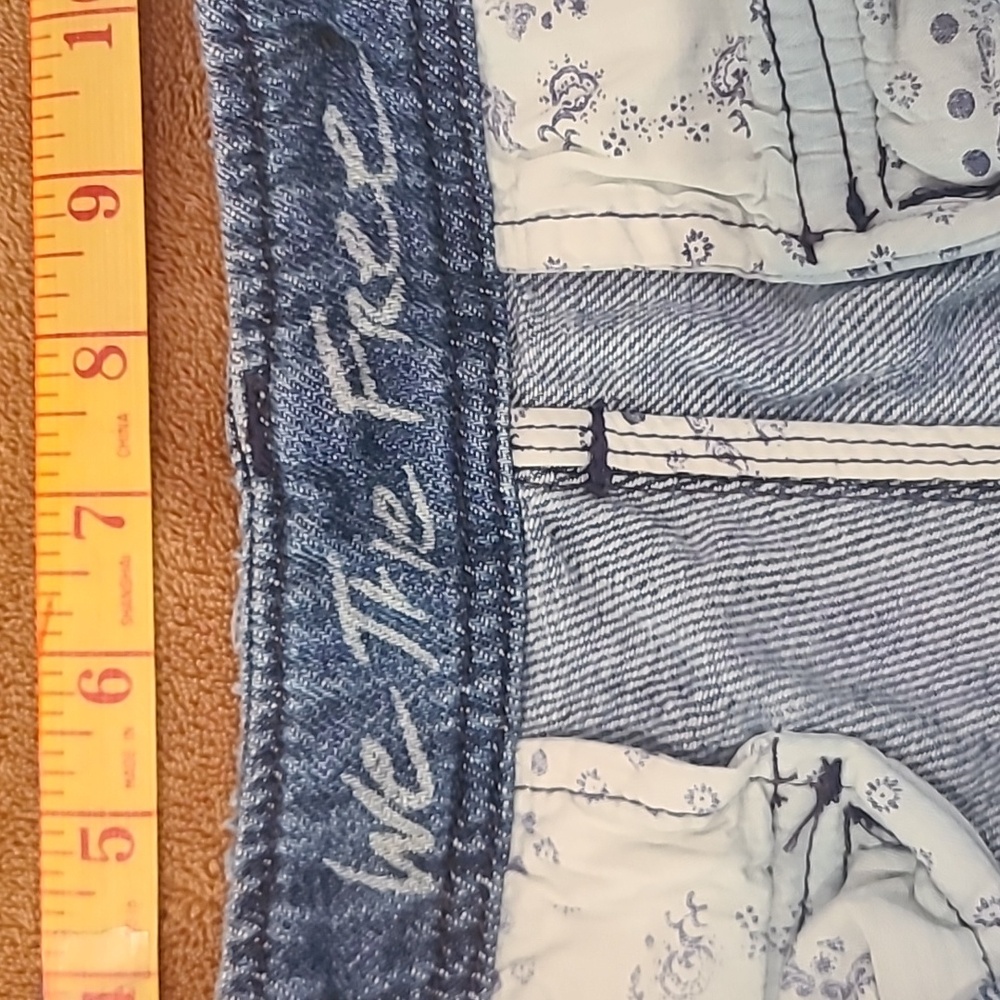 Free People Medium Wash Blue Button Fly High Rise Baggy Shorts Women's Size 4 - Picture 4 of 12